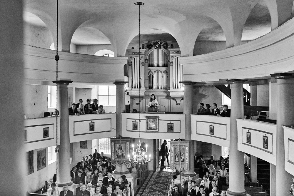 zdjęcia ślubne z kościoła, fotograf ślubny Wrocław