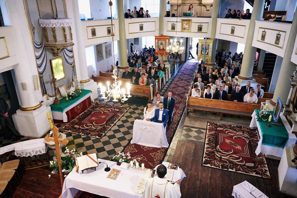 fotograf wrocław Ewelina Gierszewska - zdjęcie ślubne kościół